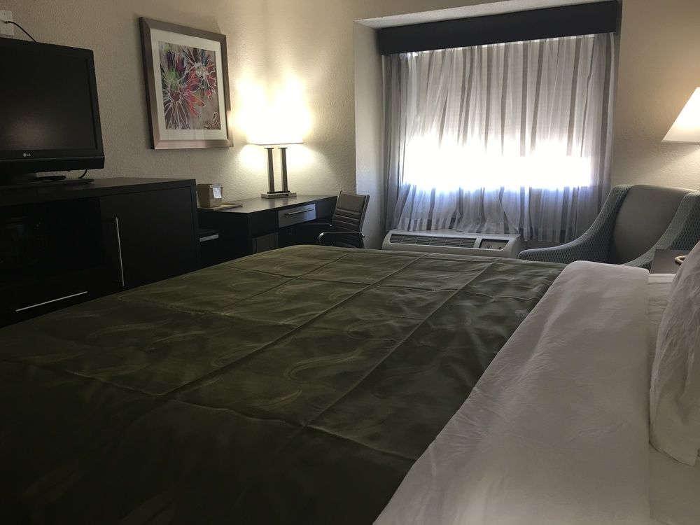 Quality Inn & Suites El Paso I-10 Екстер'єр фото