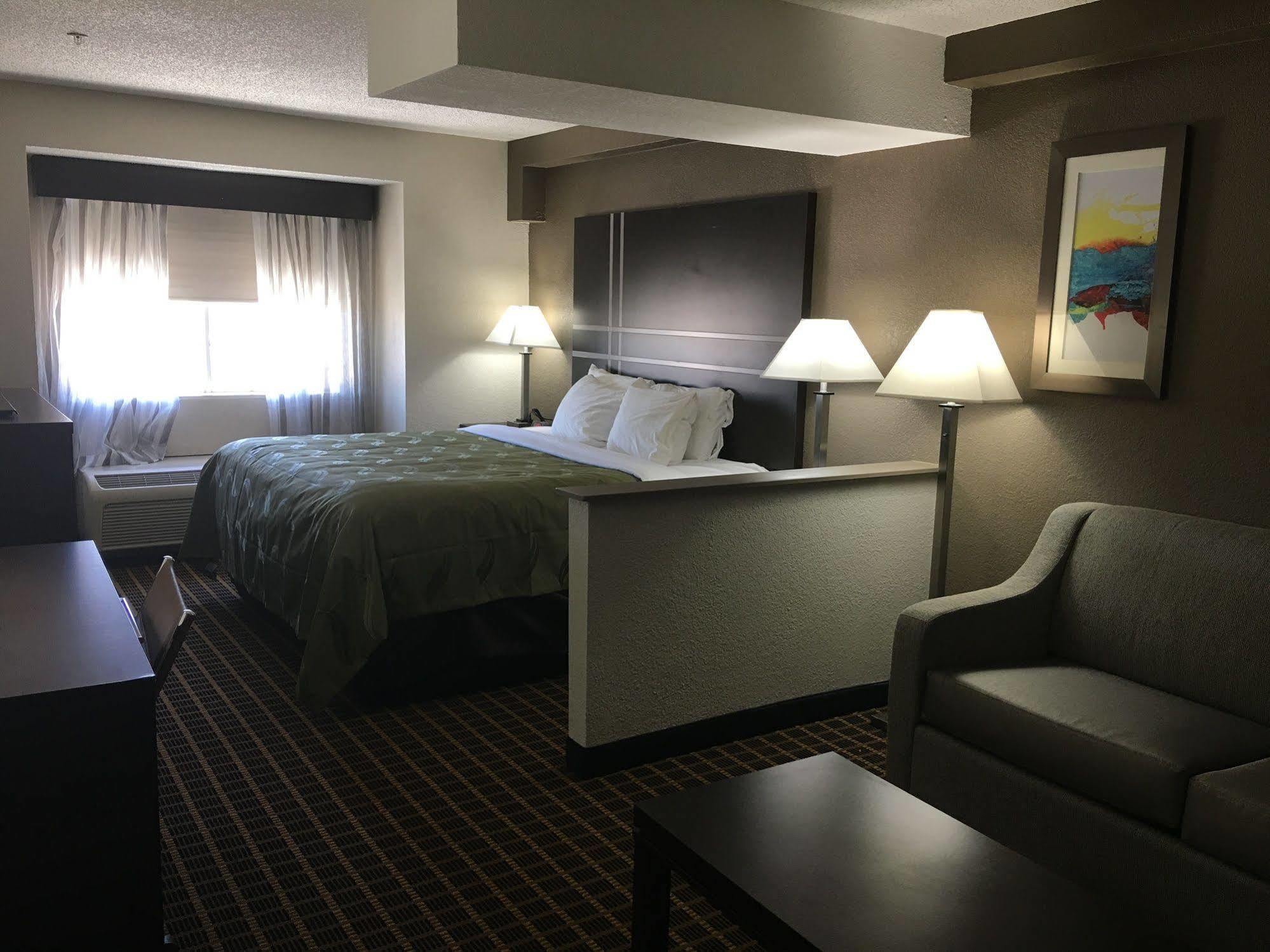 Quality Inn & Suites El Paso I-10 Екстер'єр фото